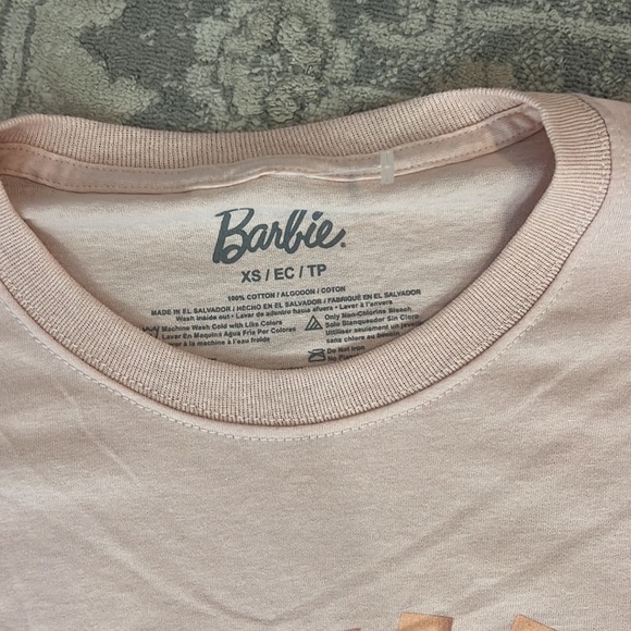 NWOT Barbie hands from around the world cream tee size extra small women - Picture 3 of 3